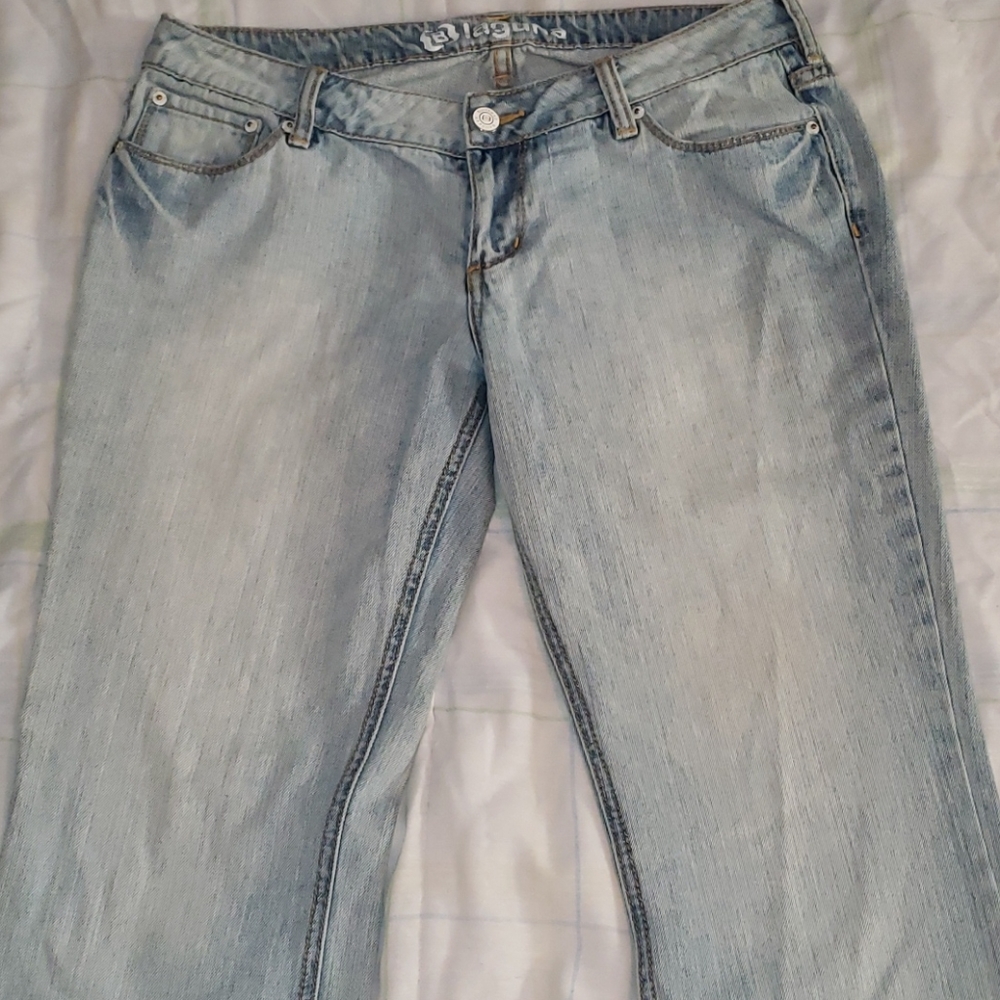 Jeans - Picture 1 of 3